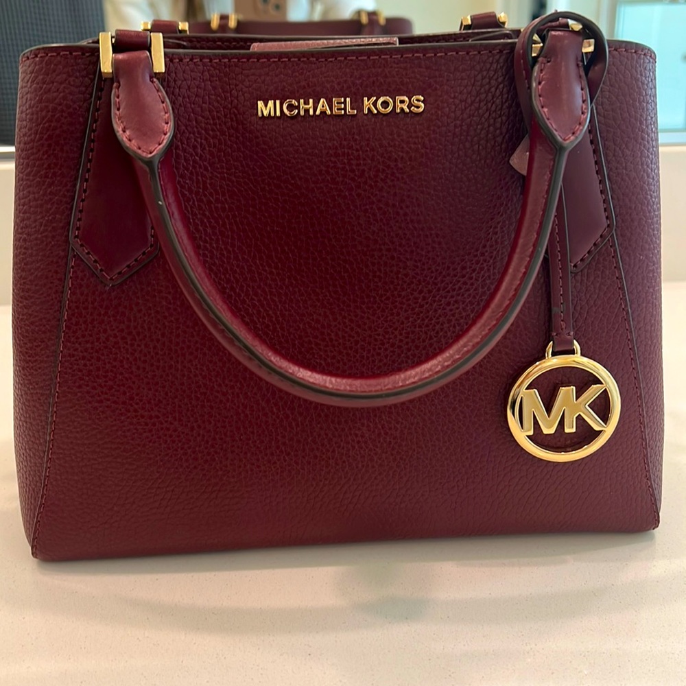 New Michael Kors Burgundy Purse💖